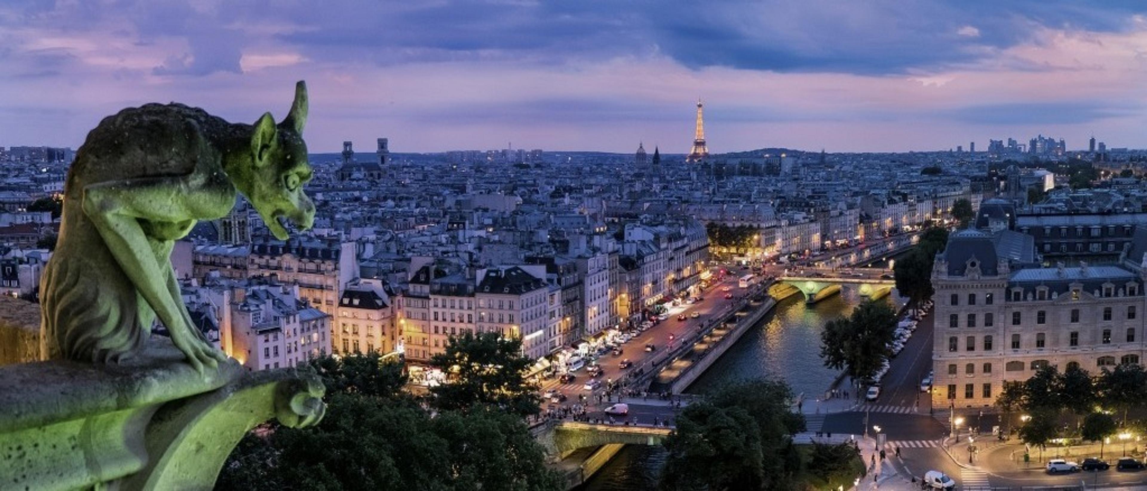 Beauvais, Paris 🥐 at £34-£39 rtn from Manchester