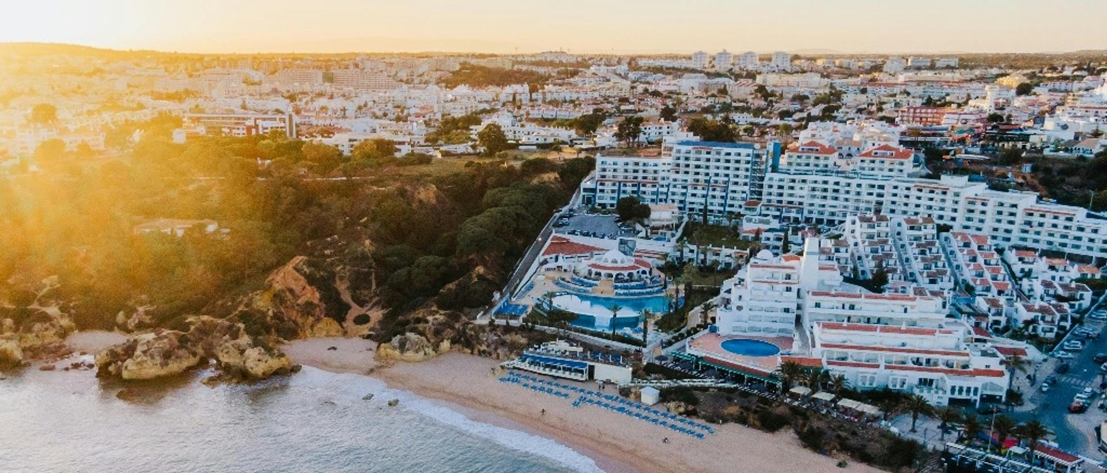 Faro ⛵ at €52-€57 rtn from Cork