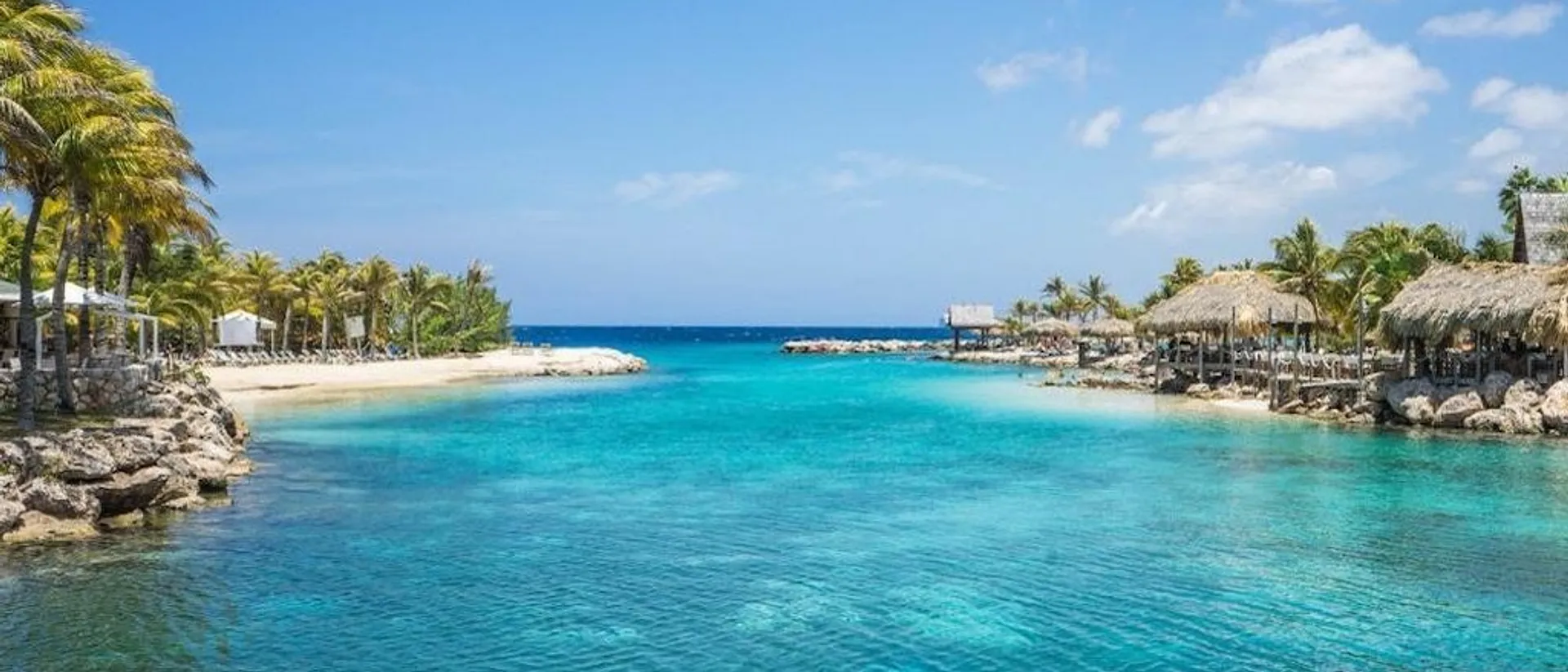 🌊 Curaçao at $576 RT from Winnipeg