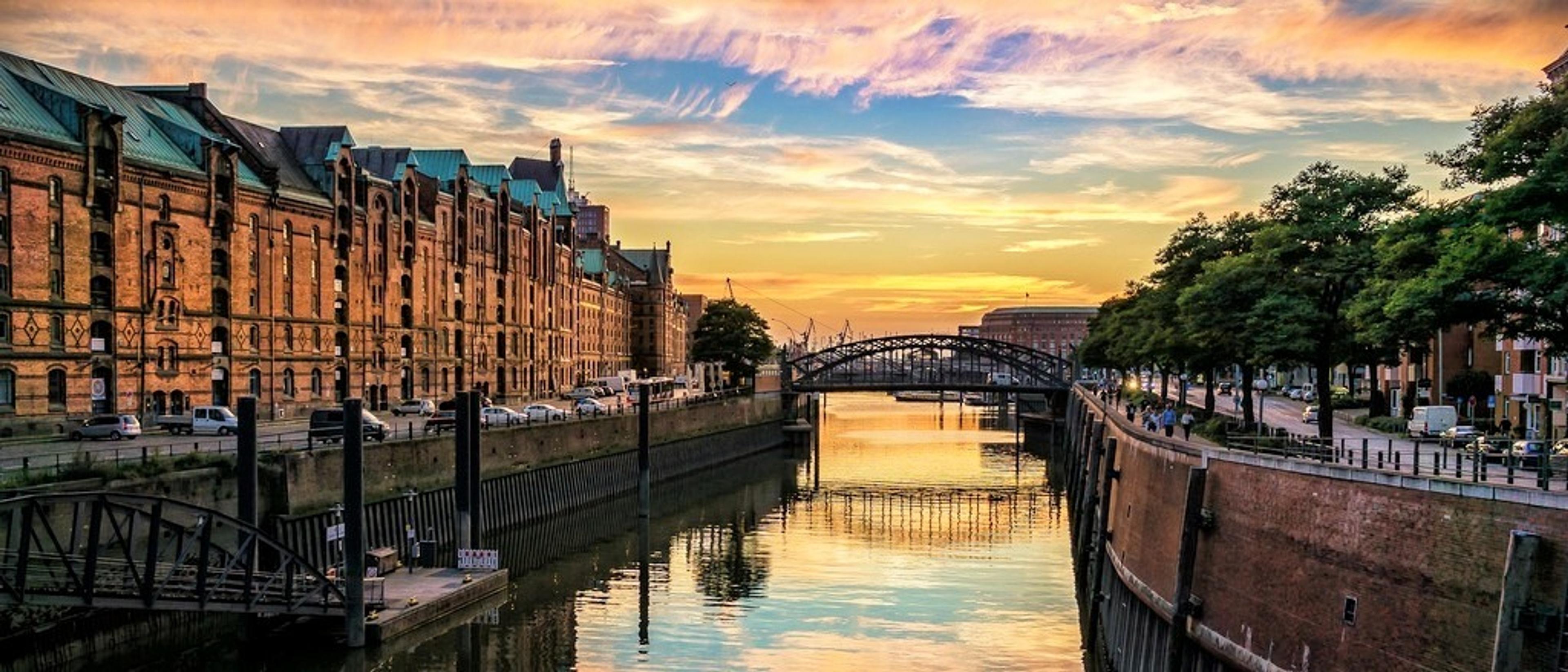 Hamburg 🍔 at €47 rtn from Dublin