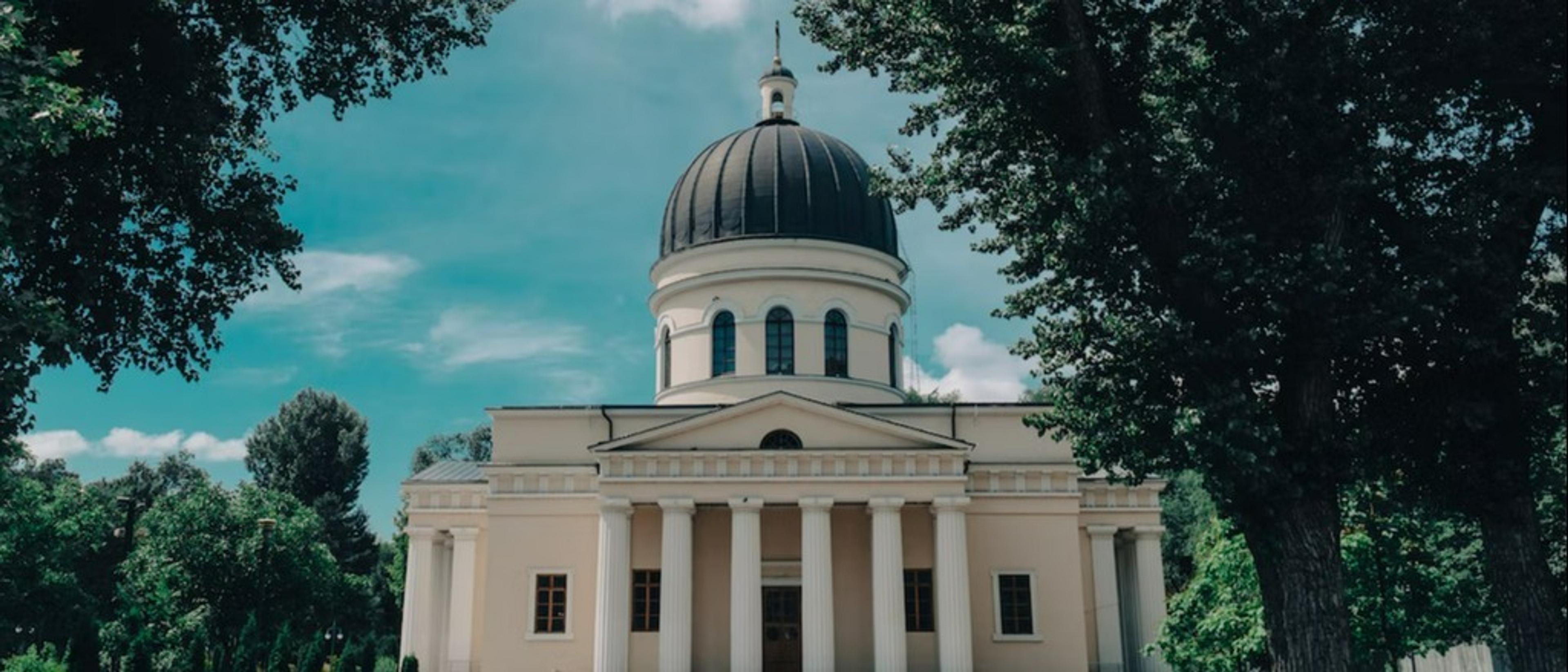 Chișinău 📸 at €57 rtn from Cologne