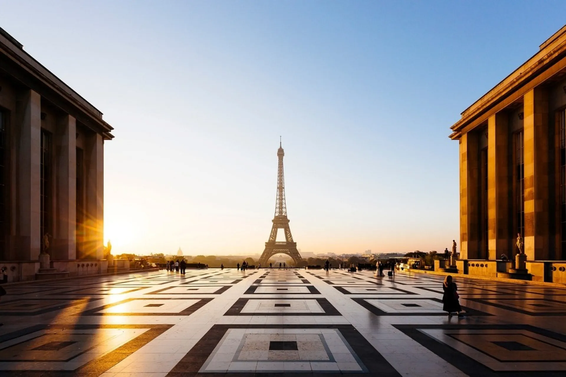 Eiffel Tower with people in foreground