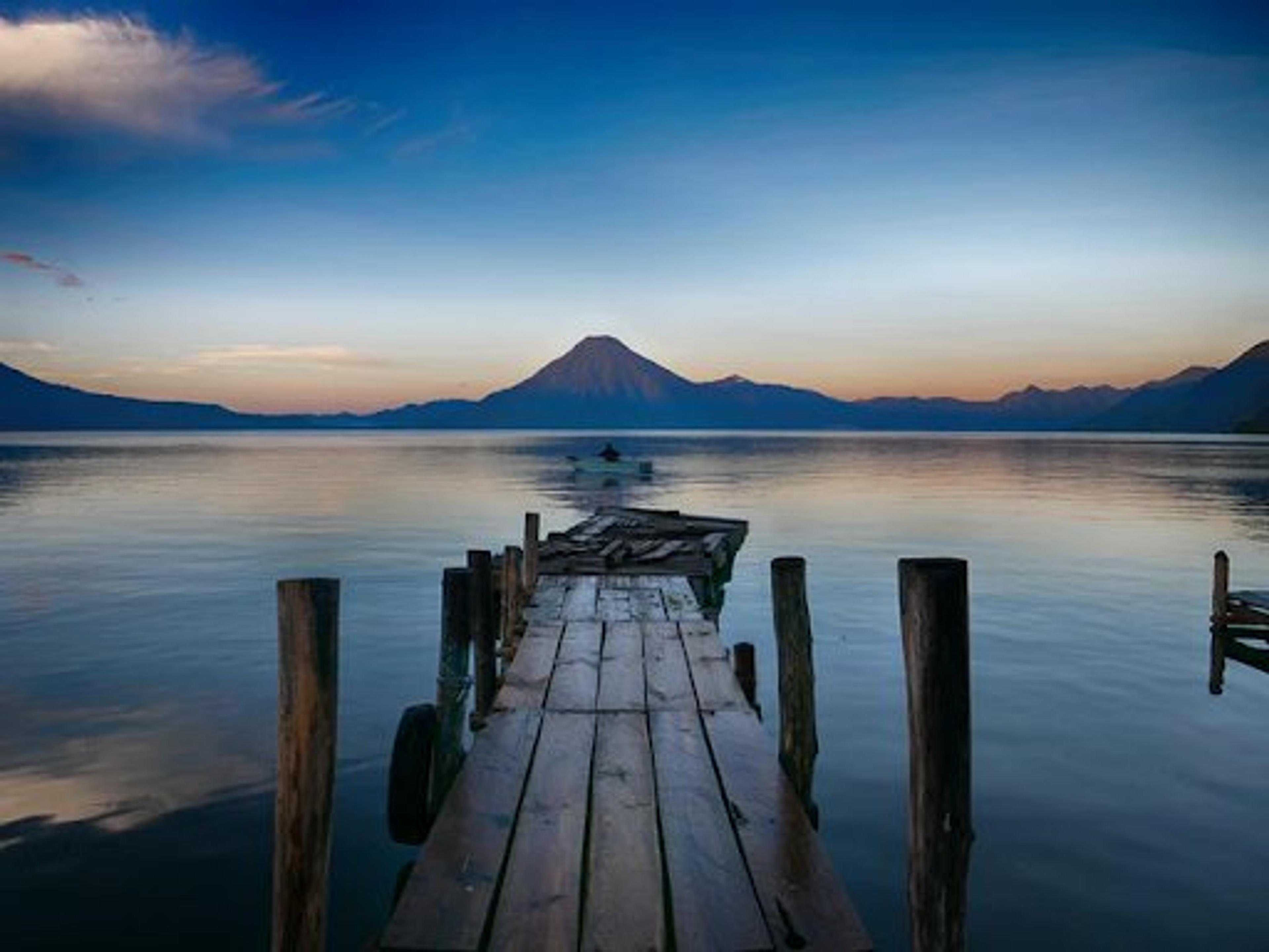 https://unsplash.com/photos/Lej_-3cke2c