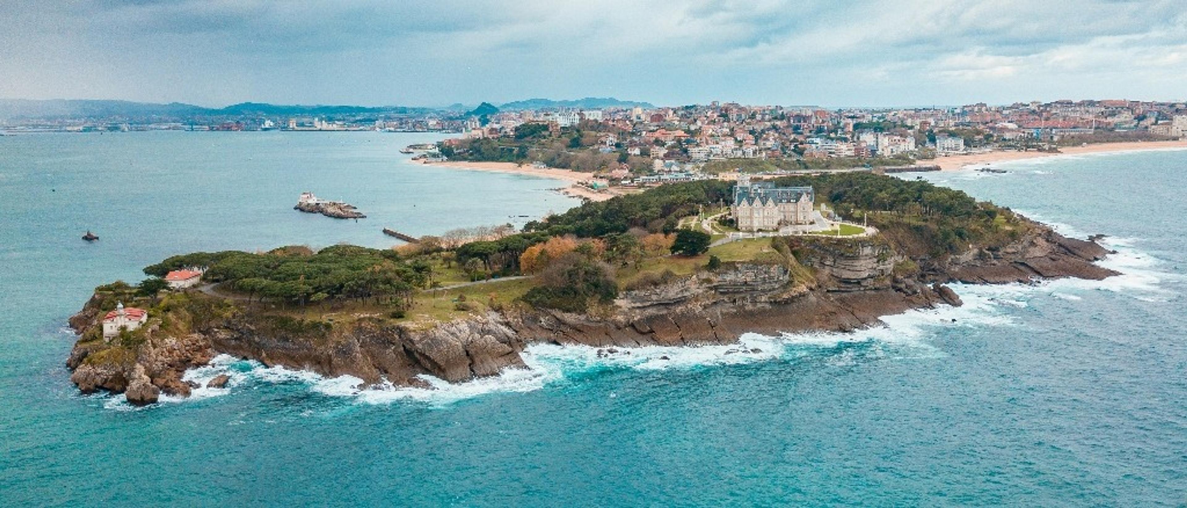 Santander 🥘 at £34-£43 rtn from Birmingham 