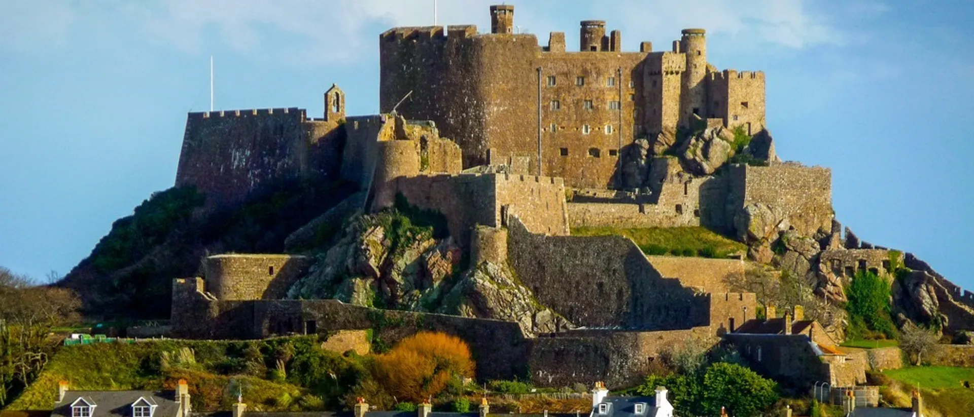 Jersey 🏰 at £66 rtn from Edinburgh