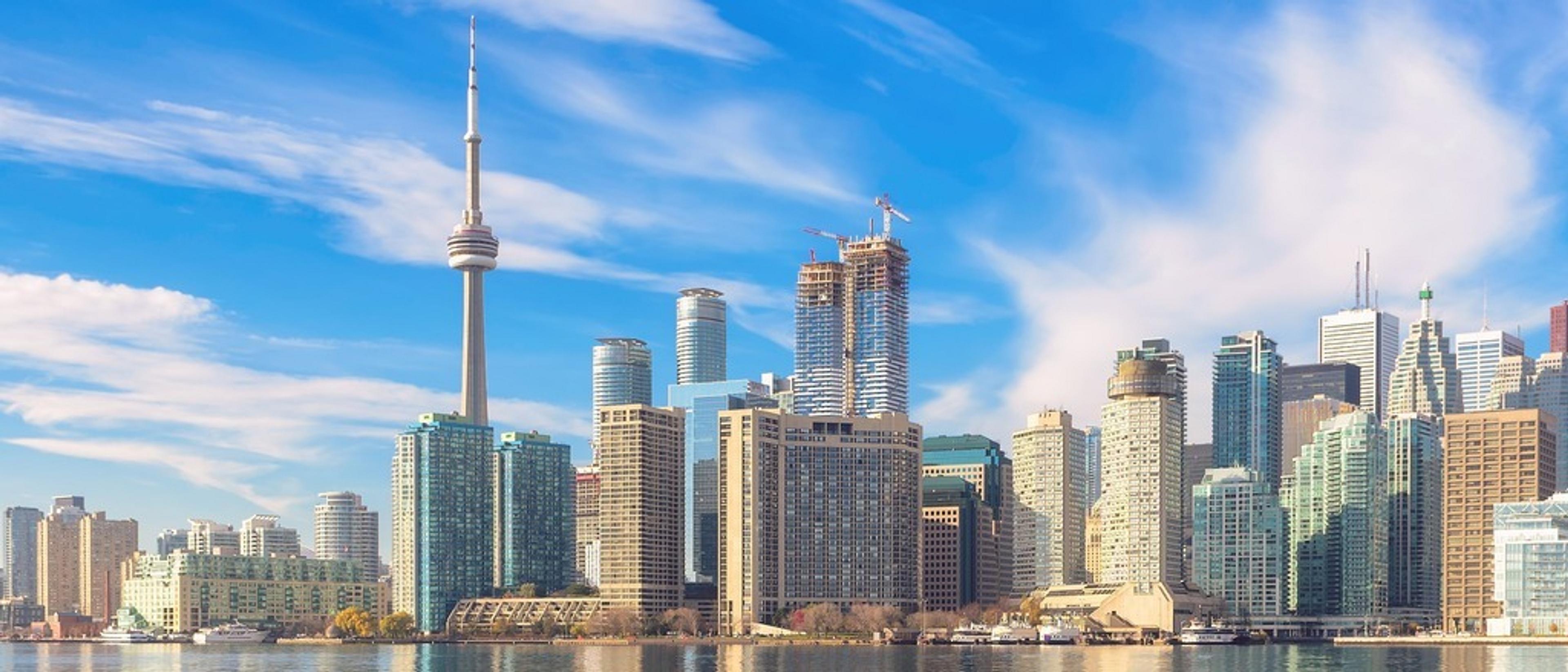 Toronto 🌆 in $160s RT from Fort Lauderdale 
