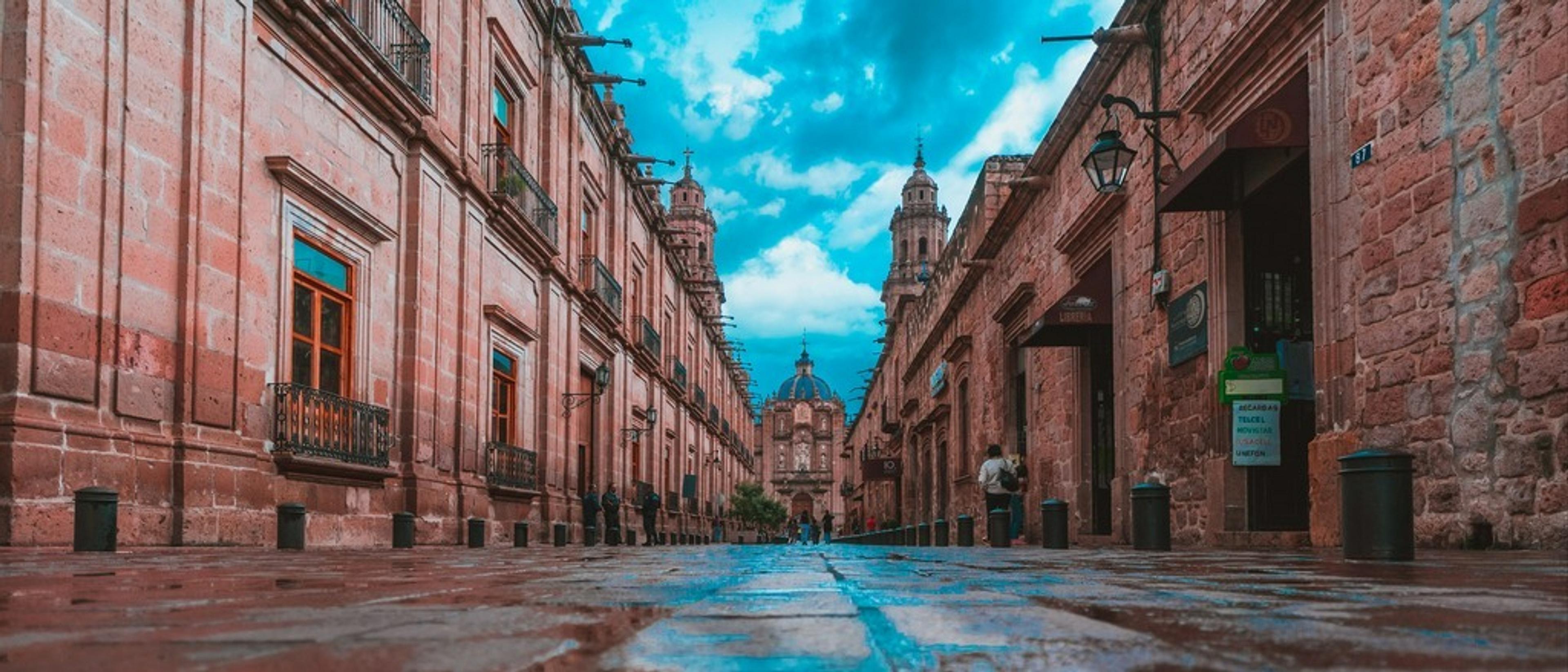 Morelia 🌸 at $367 RT from Sacramento 