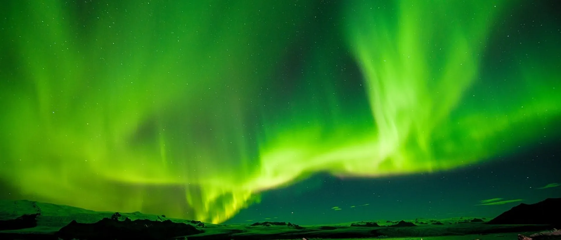 Yellowknife getaways ❄️ at $262 RT from Edmonton 