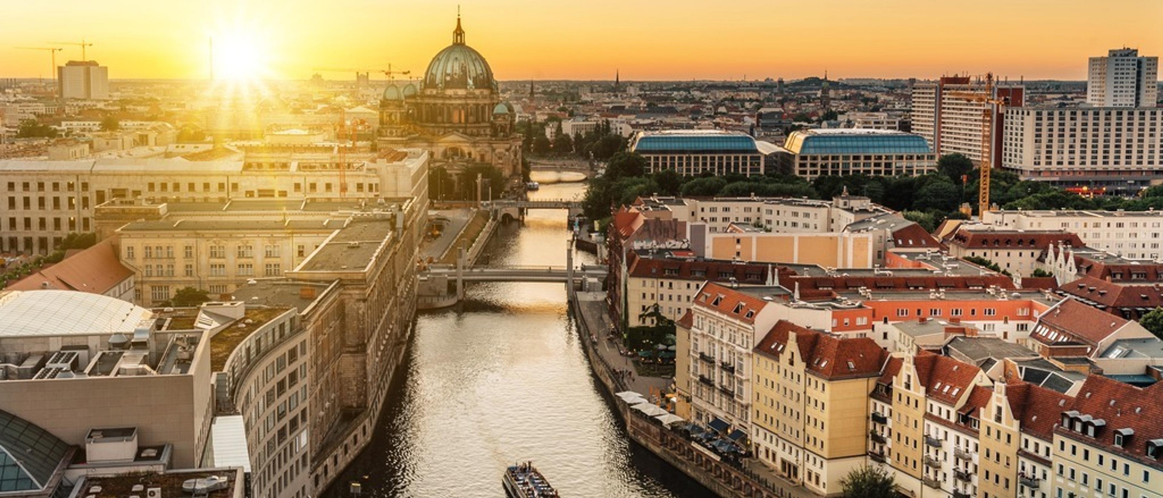 Berlin 🍩 at €132 rtn from Bergen 