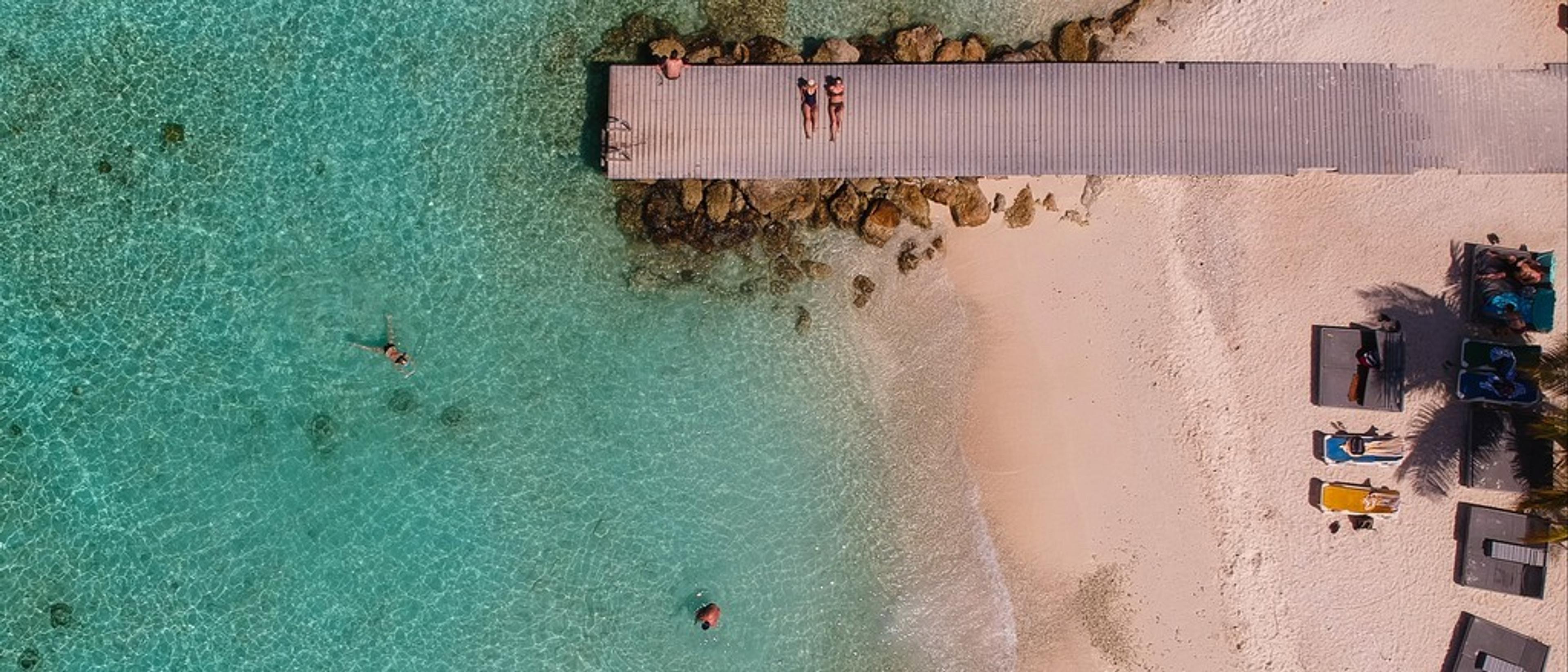 🥥 Curaçao at $745 RT from Edmonton 