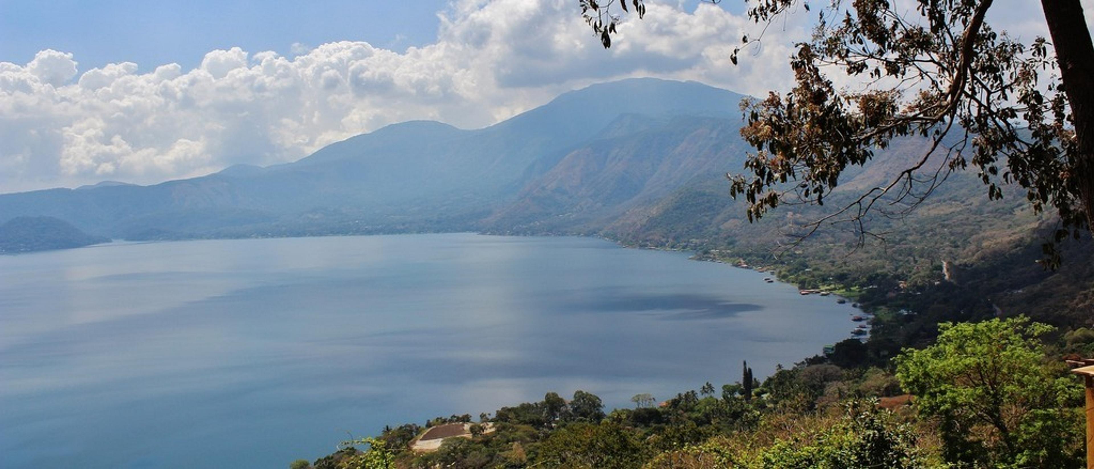 San Salvador 🌞 at $493 RT from Ottawa