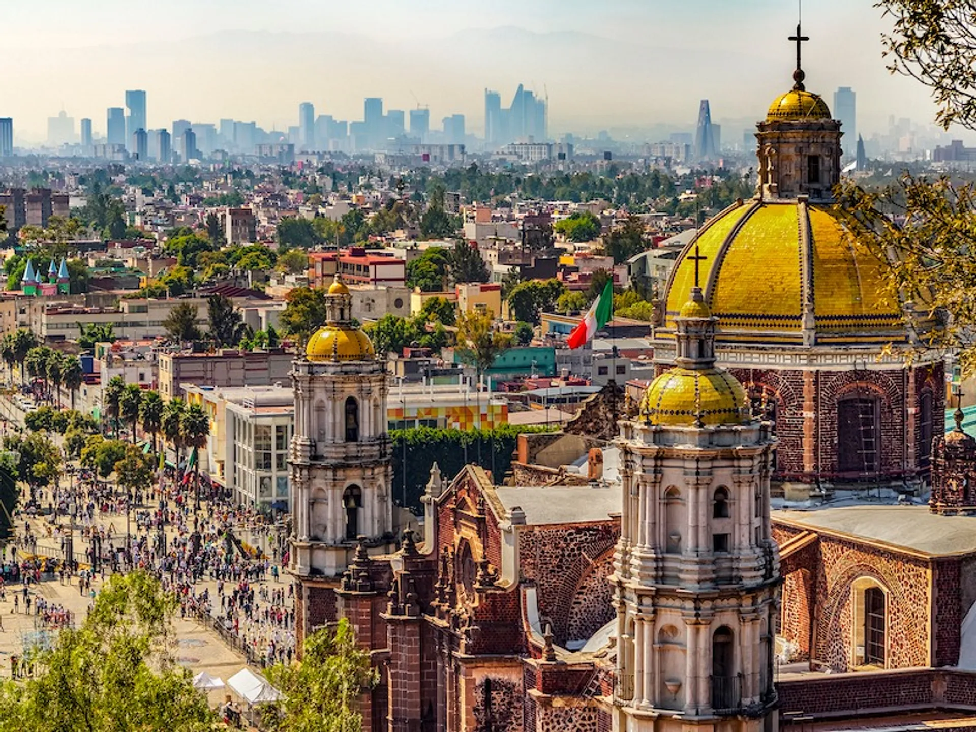 Church and houses of CDMX