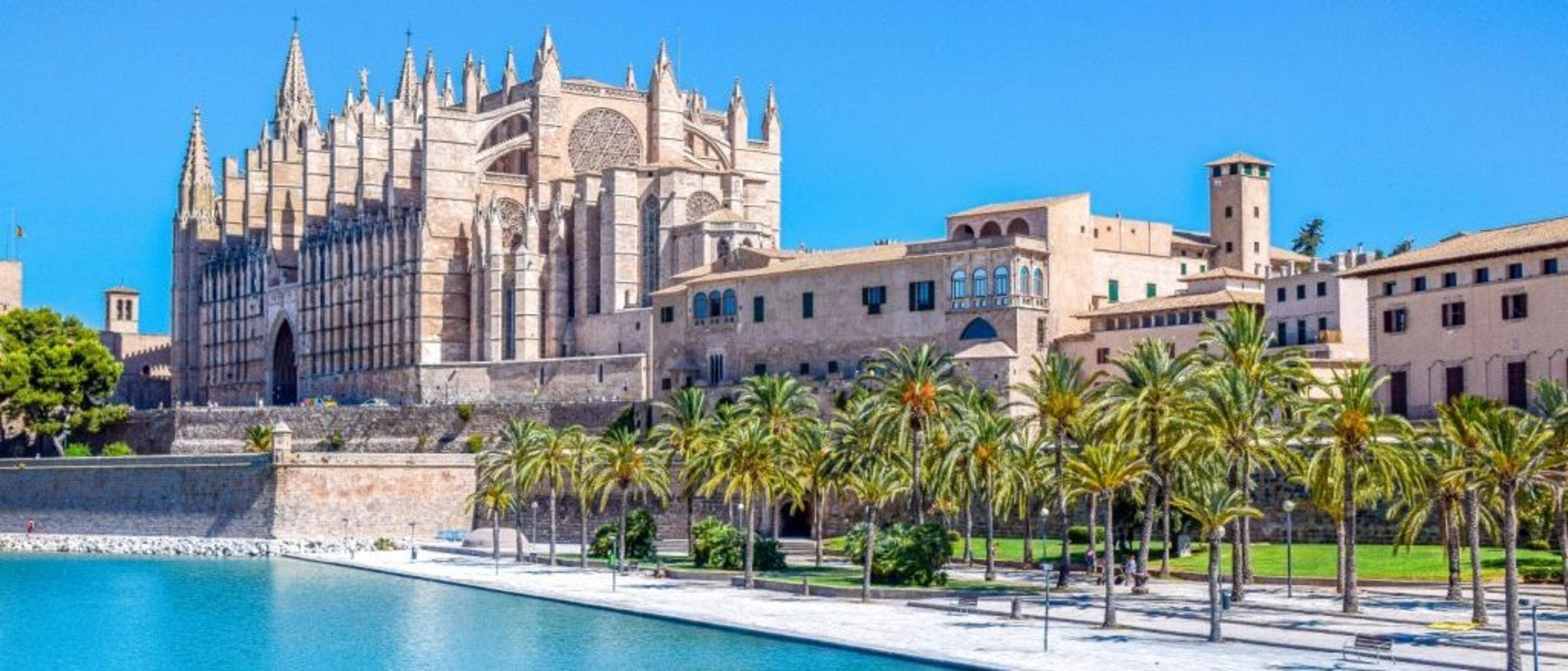 Summer holiday trips 🌊 at €32-€91/£63 rtn from Northern Ireland & Republic of Ireland