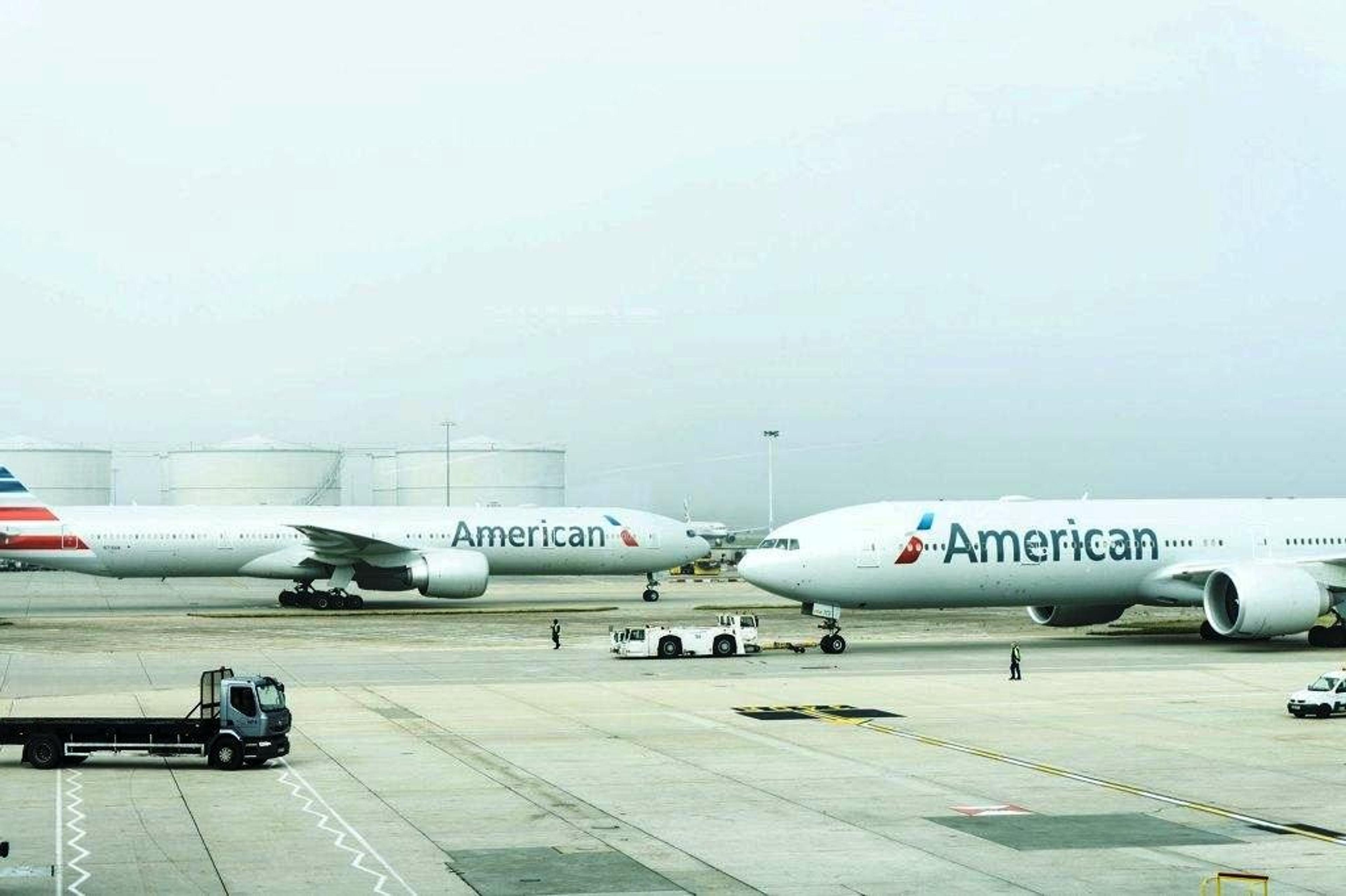 American Airlines planes