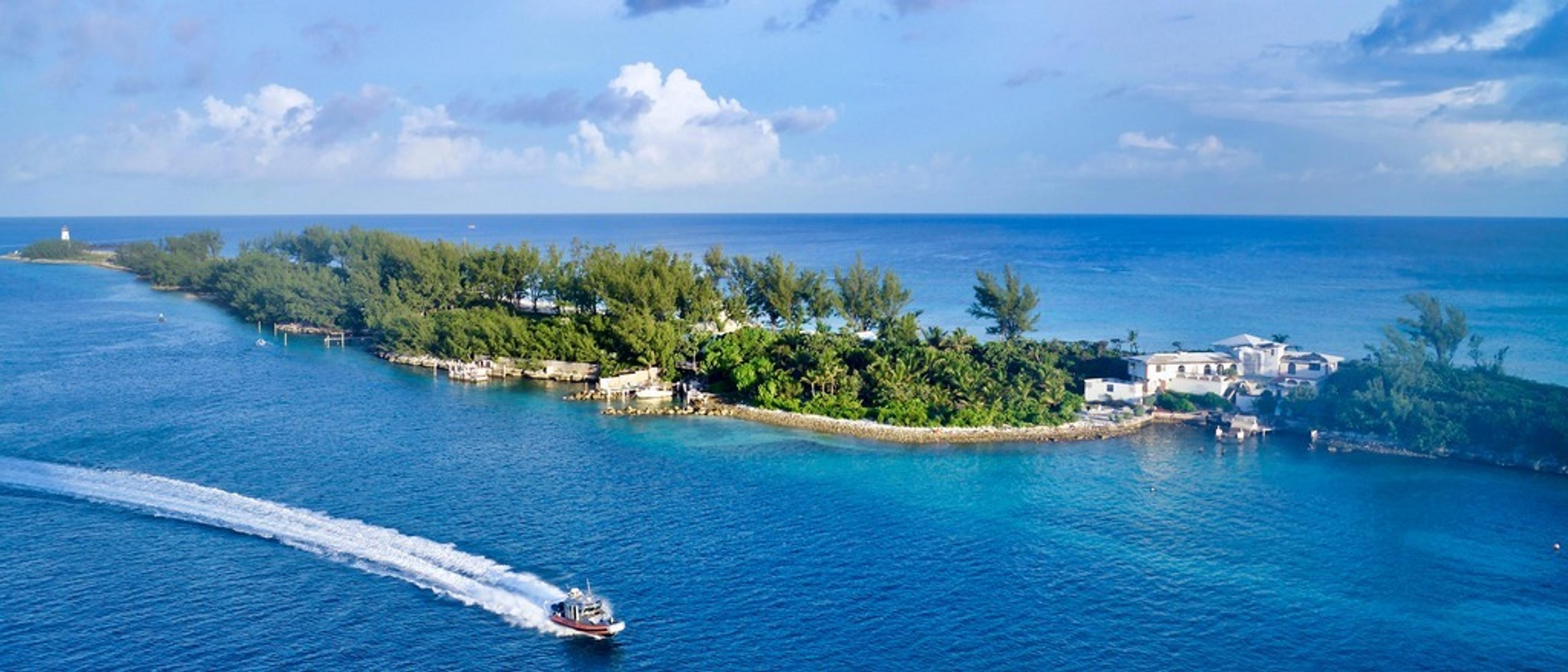 🏊‍♀️ Nassau at $432 RT from Hamilton 