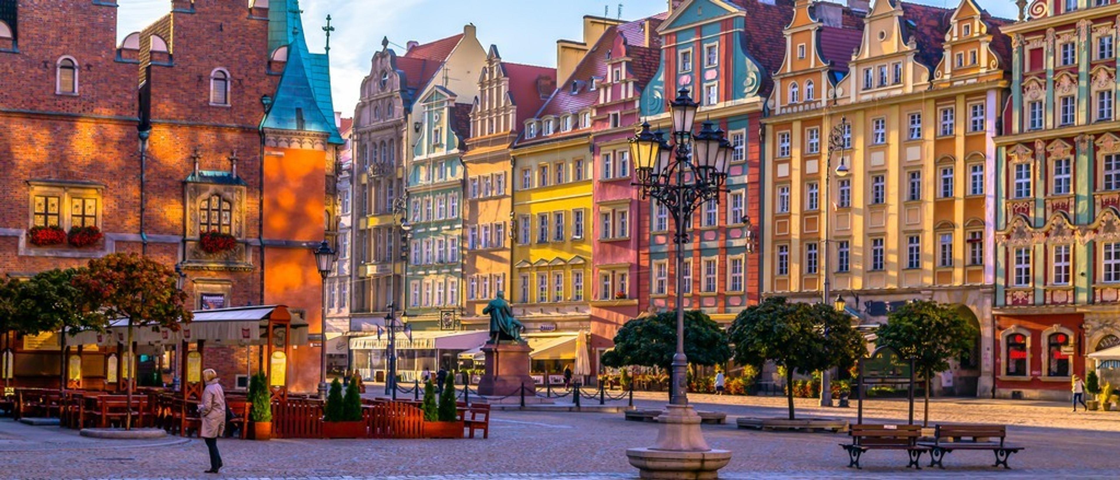 May public holiday trips 🌹 at €58-€70 rtn from Sweden