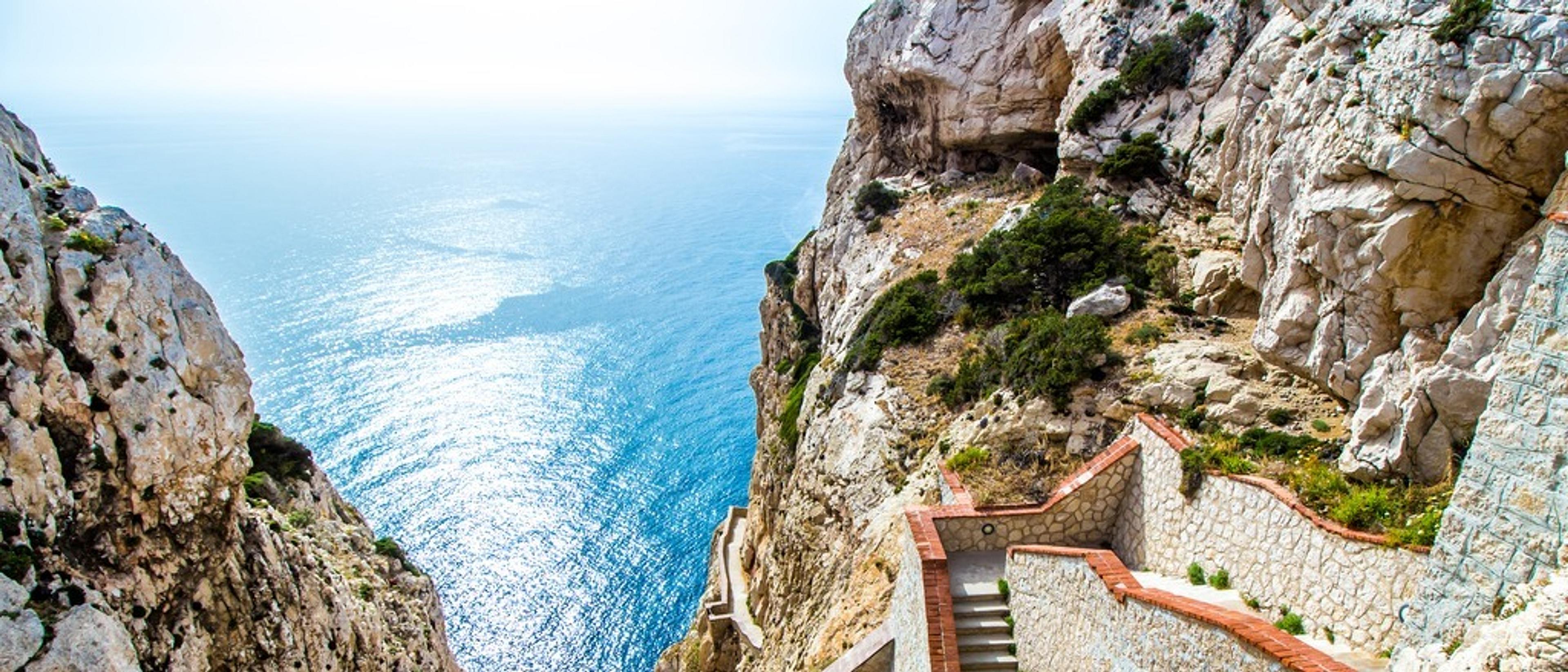 Summer holiday trips ☀️ at £52-£83 rtn from London