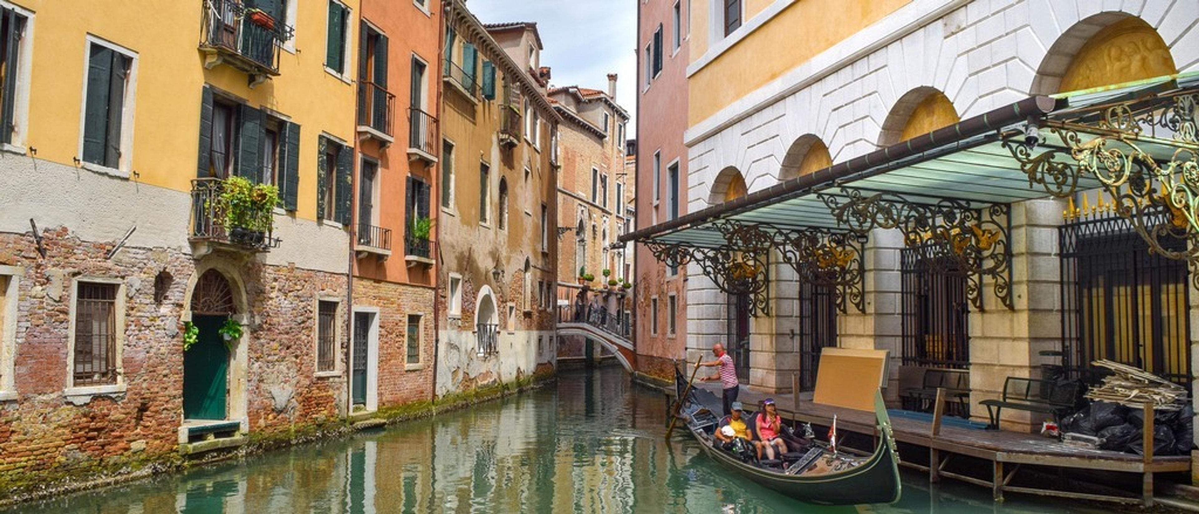 May bank holiday trips 🌼 at £33-£67 rtn from London 