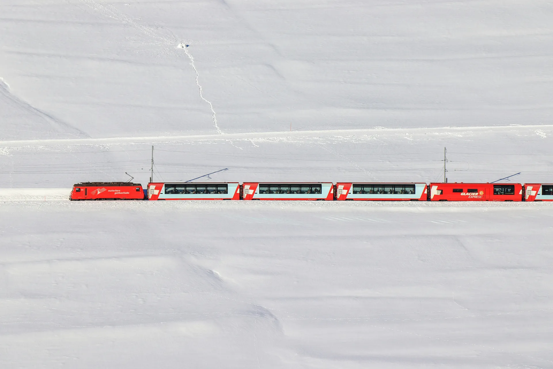 Winter Through a Window: The Glacier Express in 15 frames