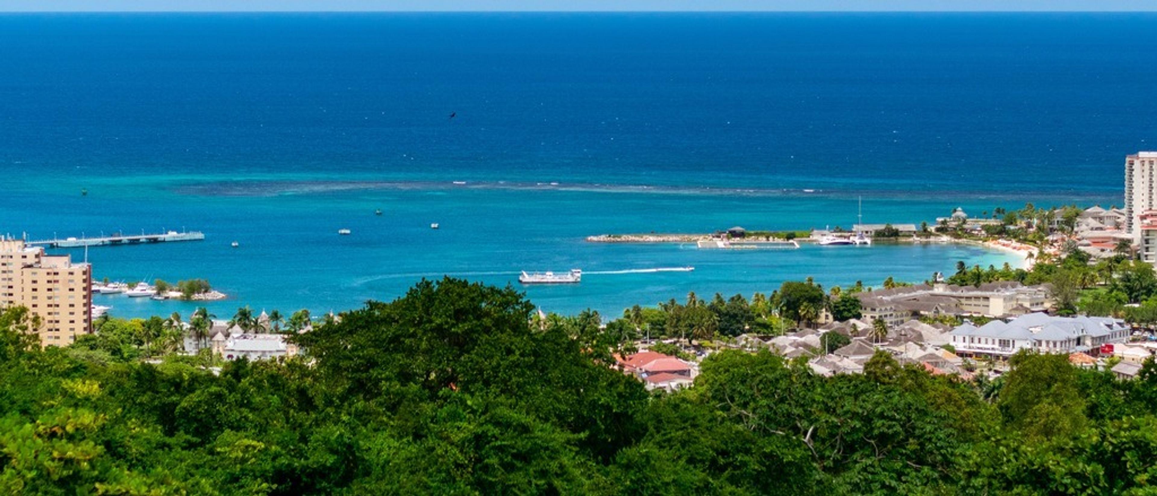 Kingston 🪘 at $395 rtn from New York
