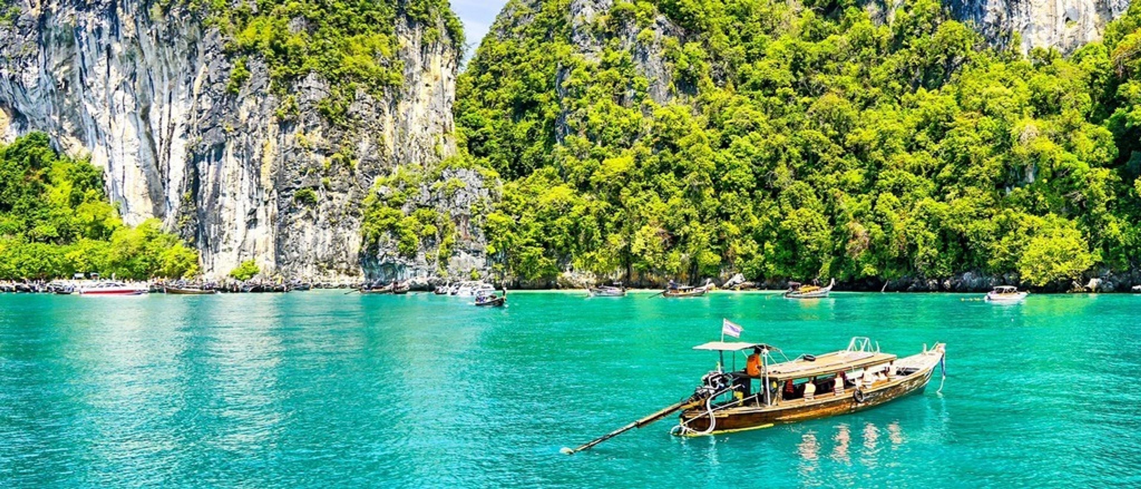Bangkok & Phuket 🏖️ at £470-£558 rtn from London Gatwick