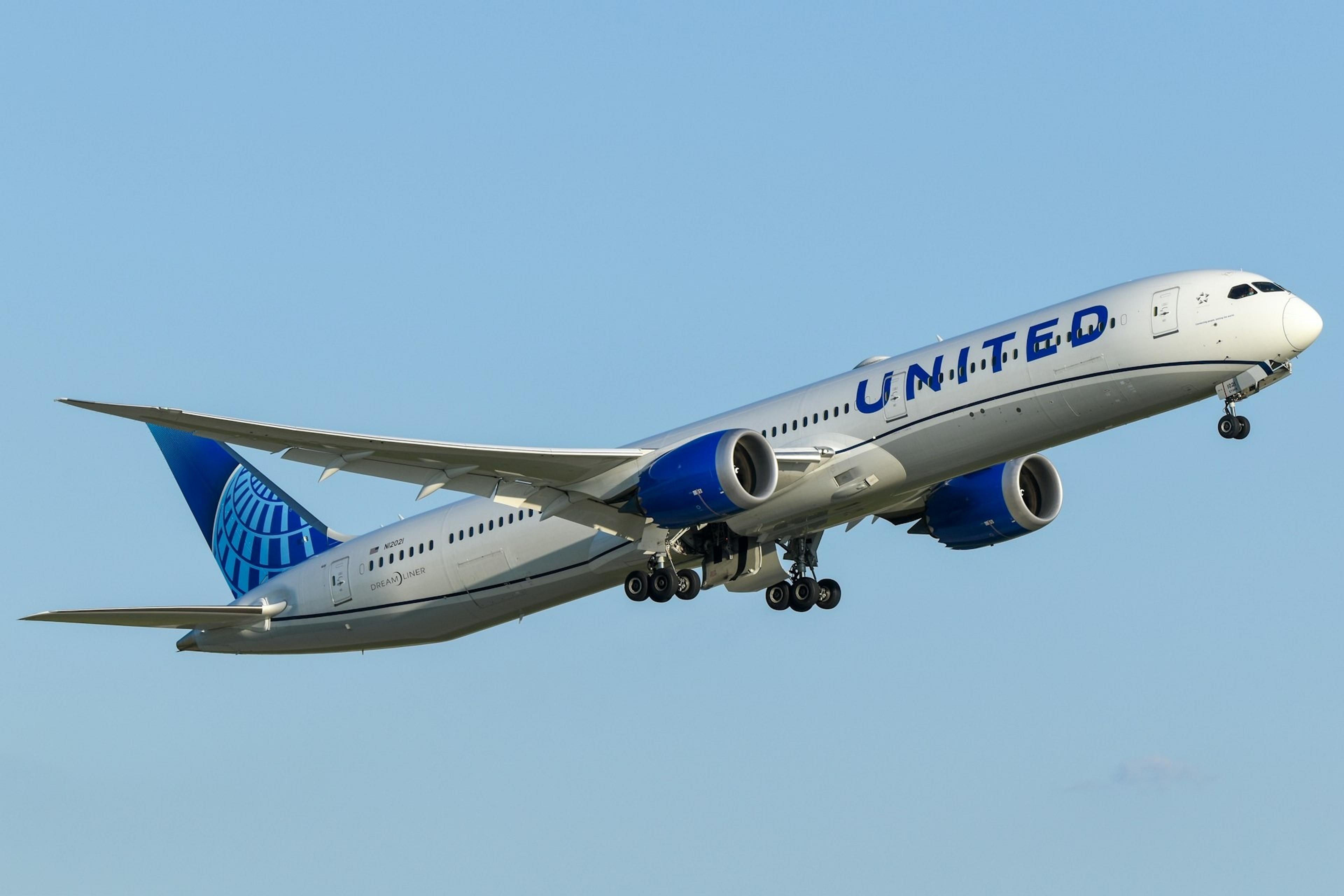 JFC Honest Airline Reviews — United First Class