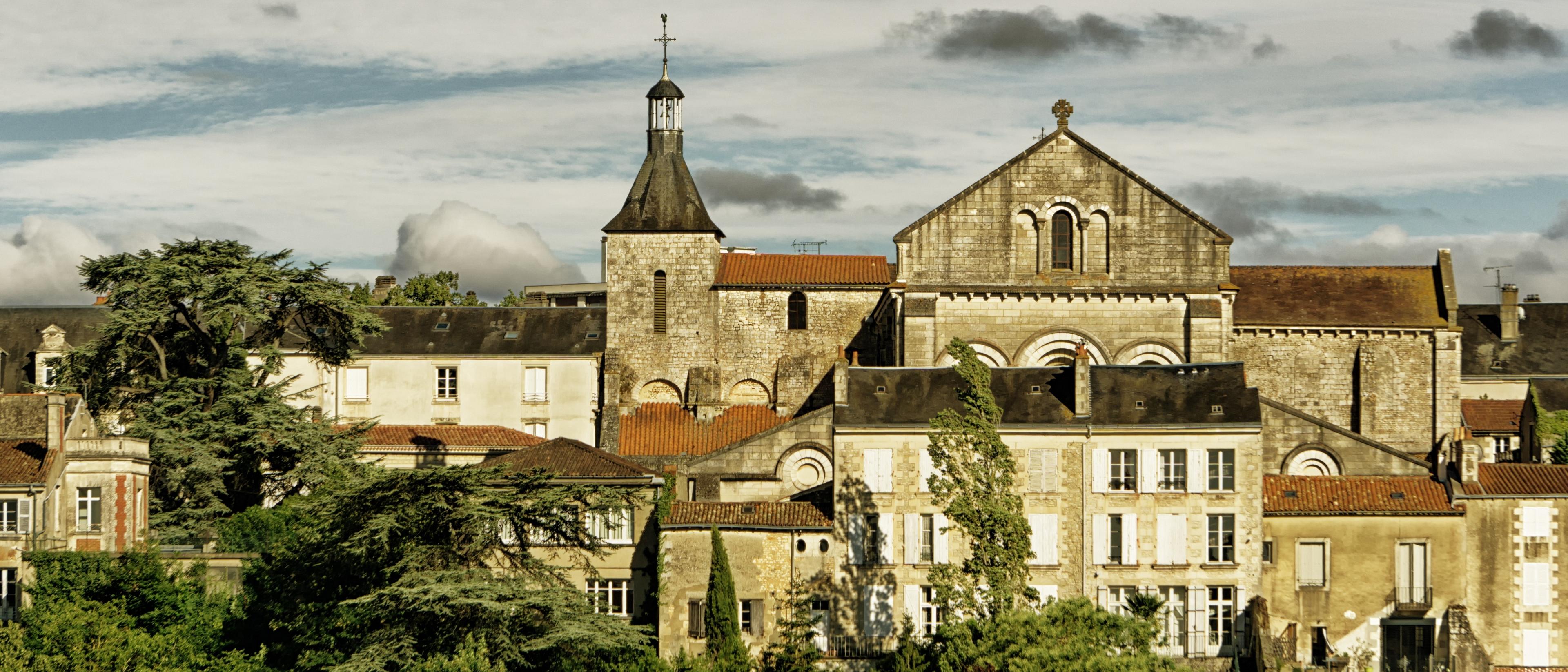 Poitiers ⛪ at £30-£36 rtn from London Stansted