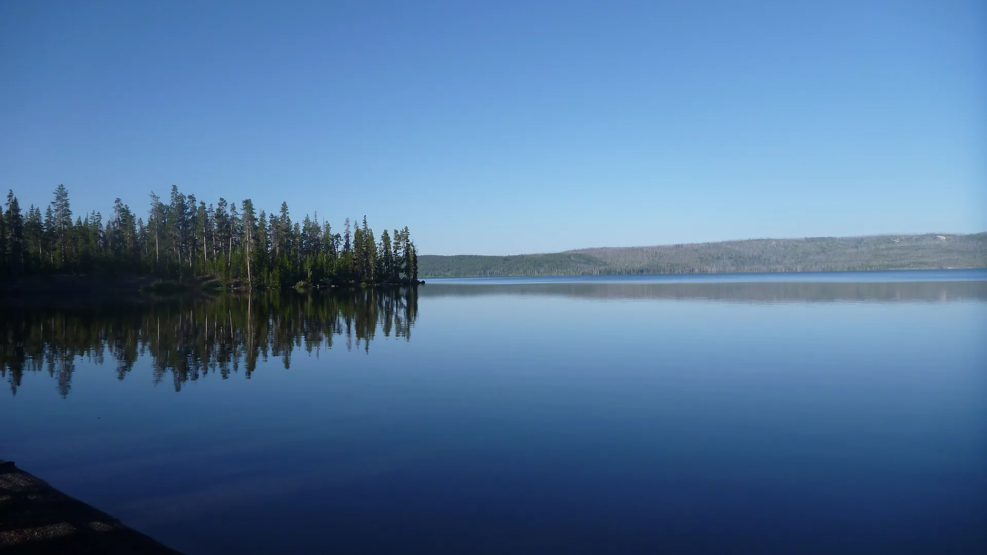 U.S. Car Camp with Scenic Wake-ups